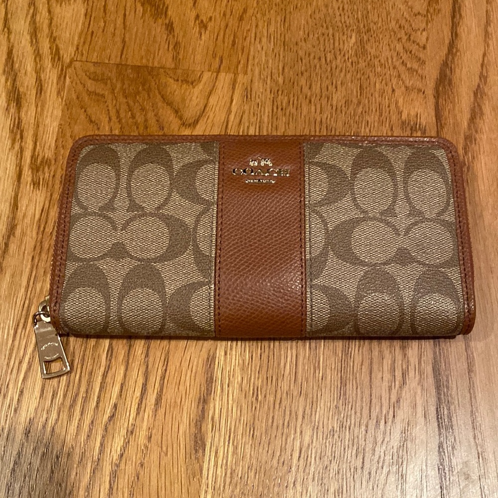 Coach brown logo zip wallet